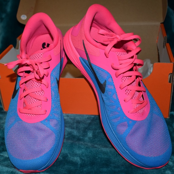 Nike Shoes - Nike Womens LunarLaunch Shoe